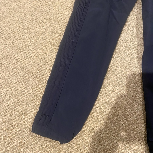 Ivivva pants. Black. Open on the bottom. Very cute and stylish, loose fit - Picture 2 of 13